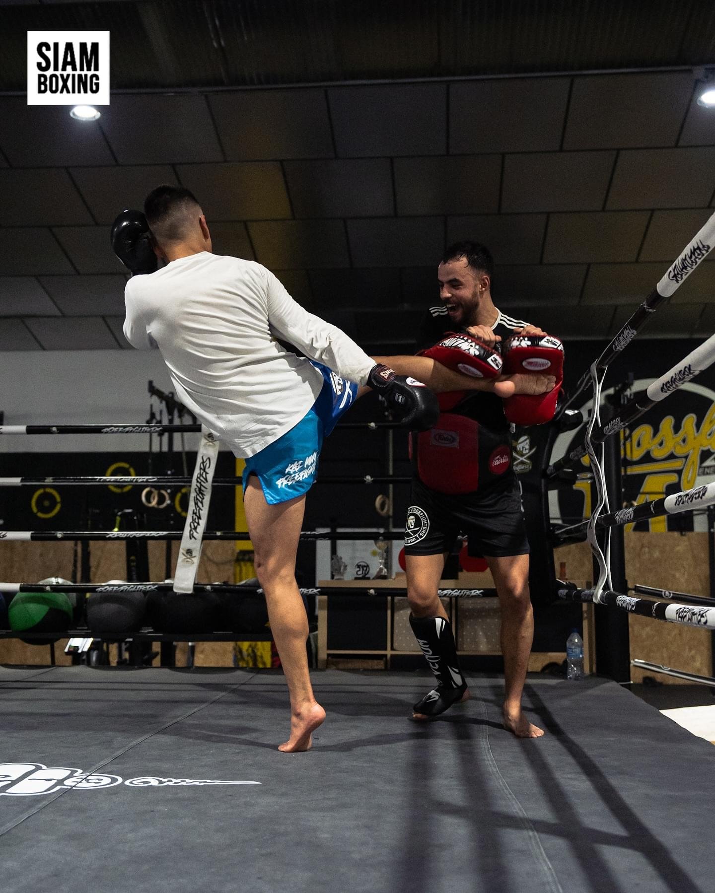 Andre Fernández lanzando un teep en el entrenamiento